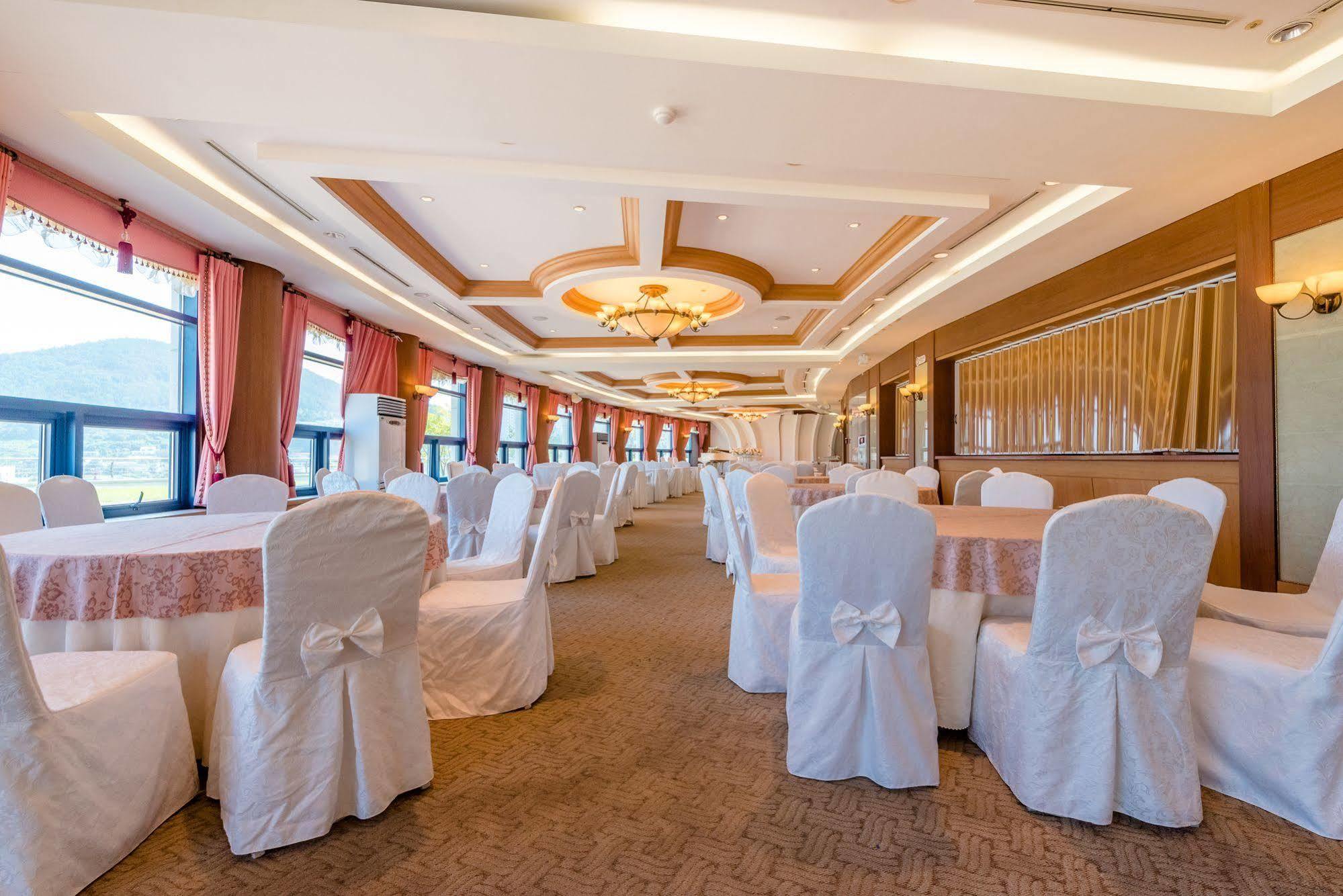 Hotel Homefourest Geoje Esterno foto